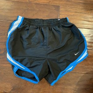 Nike tempo athletic shorts white liner blue trim size small